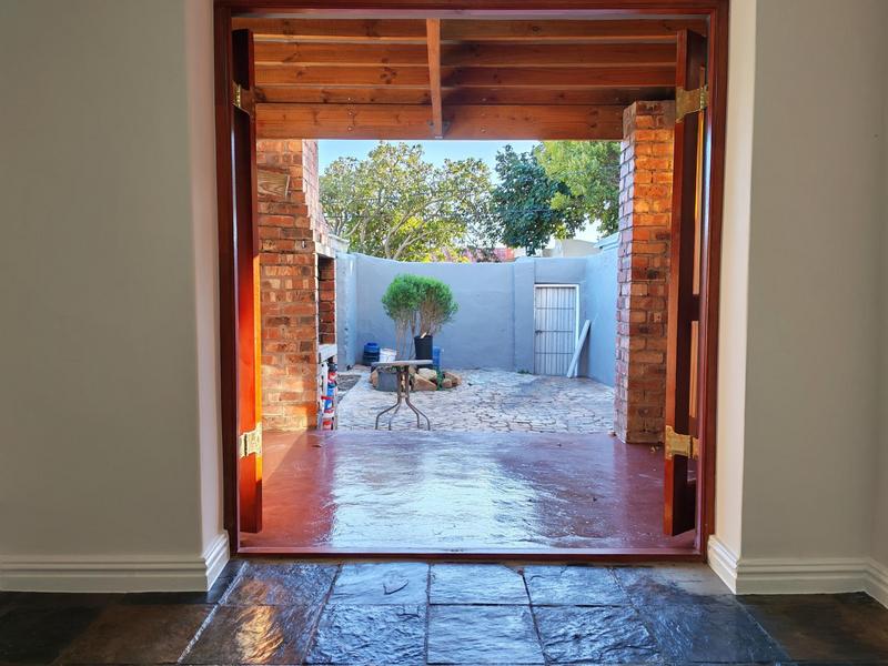 2 Bedroom Property for Sale in Woodstock Upper Western Cape